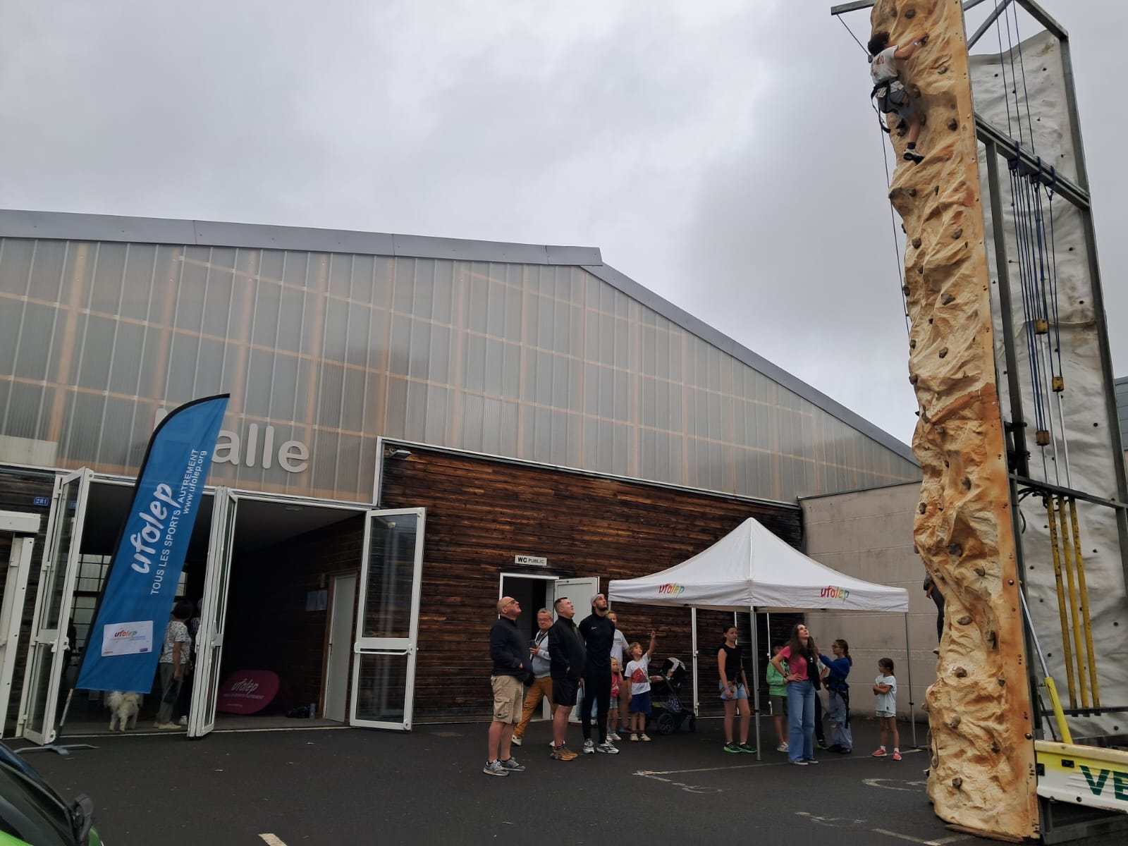 Lire la suite à propos de l’article La Caravane du Sport de passage à Rignac malgré la pluie